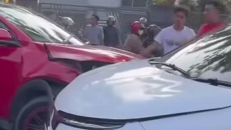 5 Kendaraan Kecelakaan Beruntun di Bandung, 2 Orang Terluka