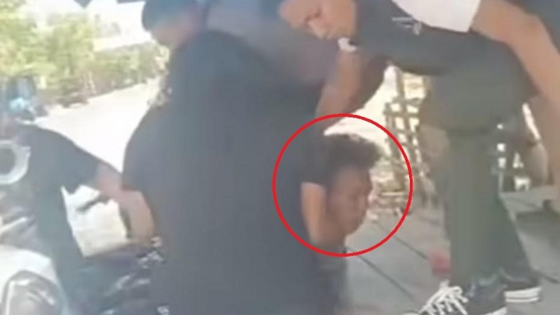 Viral Detik-Detik Penangkapan Oknum Polisi Pembunuh Wanita Muda di Kamar Kos Indramayu