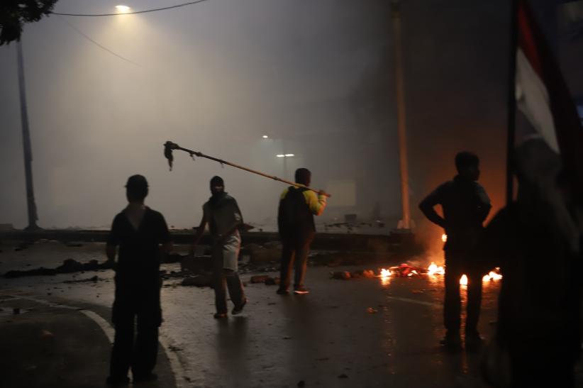Demonstran Bubarkan DPR Bertahan di Pejompongan - Bagian 4