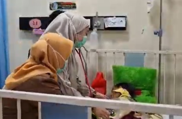 title Wabah Campak di Bangkalan Melonjak, 1 Balita Meninggal Dunia 50 Pasien Dirawat Wabah Campak di Bangkalan Melonjak, 1 Balita Meninggal Dunia 50 Pasien Dirawat