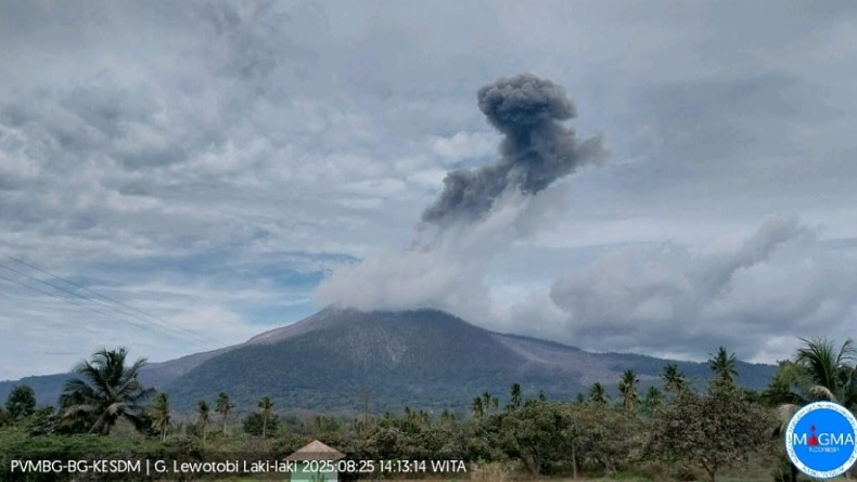 Gunung Lewotobi Laki-laki 3 Kali Meletus Hari Ini, Kolom Abu Setinggi 2.000 Meter