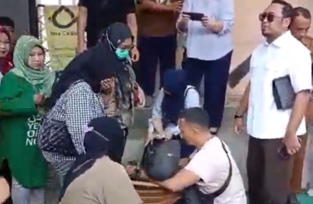 Orang Tua Siswa SMA Korban Foto Porno Editan AI di Cirebon Tuntut Pelaku Diproses Hukum