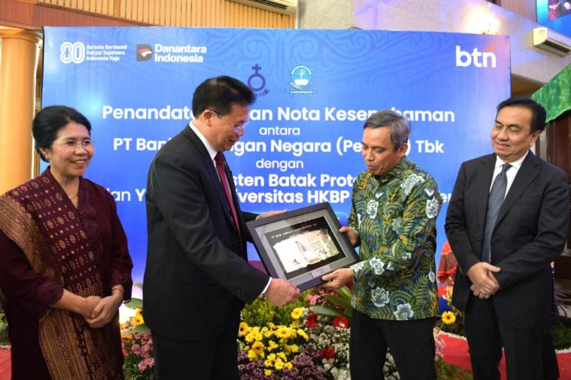 Kerja Sama Layanan Perbankan bagi 6,5 Juta Jemaat HKBP - Bagian 4