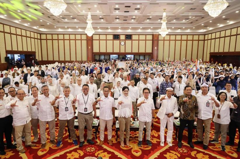 Penghargaan OJK atas Komitmen Literasi Keuangan - Bagian 3