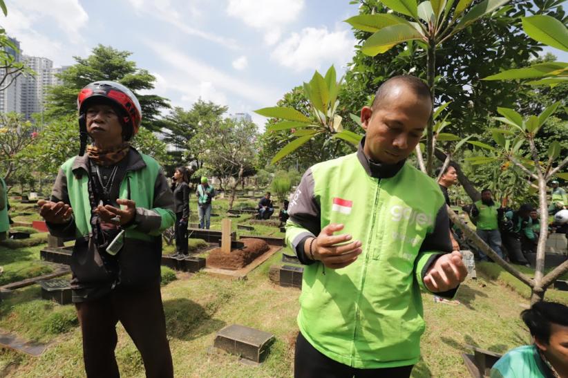 Tangisan Keluarga Affan Kurniawan, Driver Ojol yang Tewas Dilindas Rantis Brimob - Bagian 5