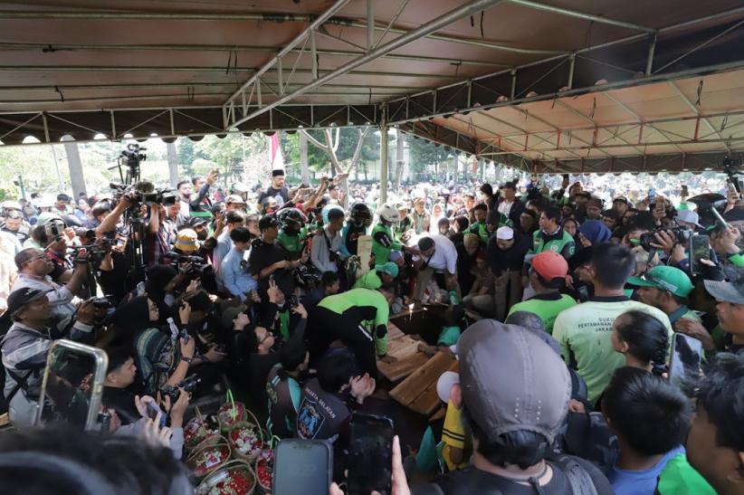 Tangisan Keluarga Affan Kurniawan, Driver Ojol yang Tewas Dilindas Rantis Brimob - Bagian 3