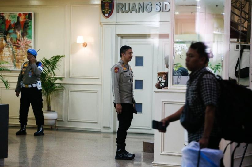 Momen Komandan Brimob Hadiri Sidang Etik - Bagian 4