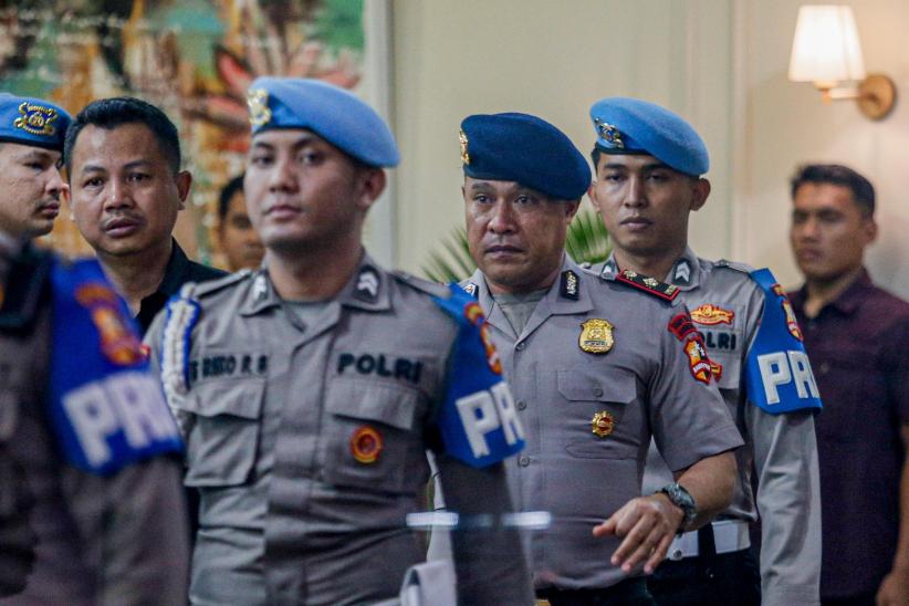 Ekspresi Komandan Brimob Diberhentikan Tidak Hormat Usai Lindas Driver Ojol - Bagian 4