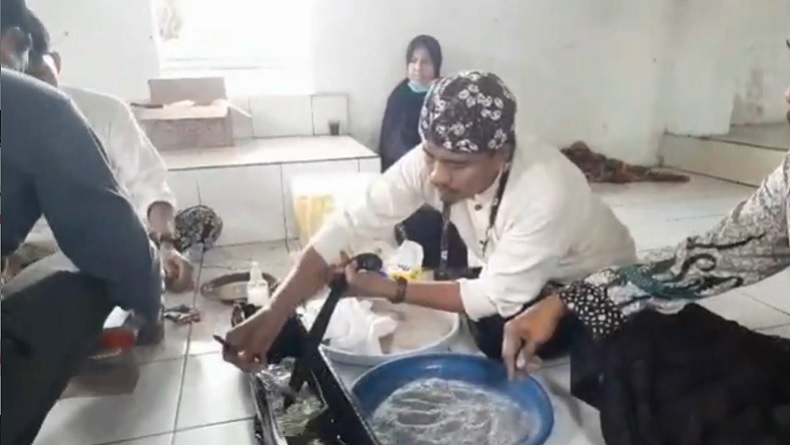 title Ritual Penjamasan Benda Pusaka di Cilegon, Jaga Warisan Leluhur dan Jejak Sejarah Lokal Ritual Penjamasan Benda Pusaka di Cilegon, Jaga Warisan Leluhur dan Jejak Sejarah Lokal