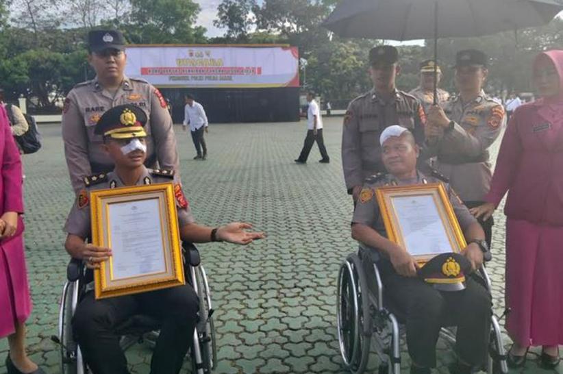 title Identitas 4 Anggota Polda Jabar Naik Pangkat usai Kawal Demo, Salah Satu Jadi Kompol Identitas 4 Anggota Polda Jabar Naik Pangkat usai Kawal Demo, Salah Satu Jadi Kompol