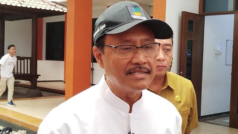 title Gus Ipul Jenguk Rosi Santri Korban Tragedi Ponpes Al Khoziny di Sidoarjo, Ini Pesannya Gus Ipul Jenguk Rosi Santri Korban Tragedi Ponpes Al Khoziny di Sidoarjo, Ini Pesannya