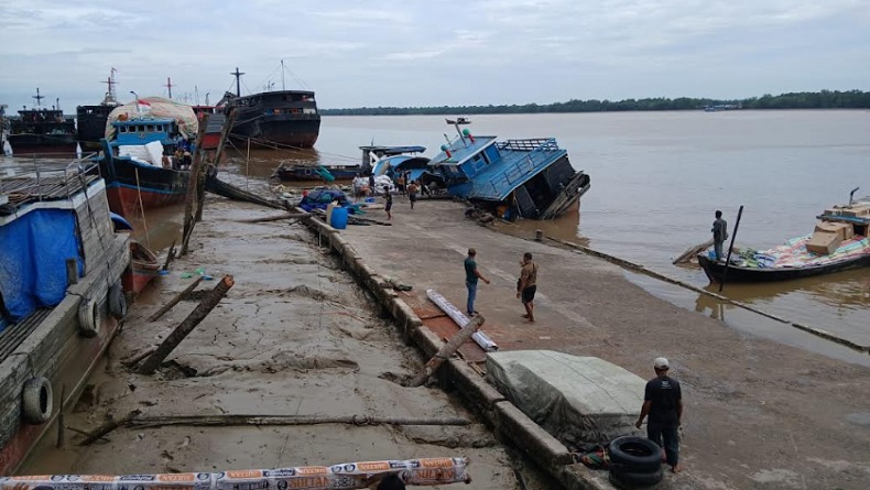 Pelabuhan Tangga Raja Ulu Jambi Ambruk, Aktivitas Bongkar Muat Terganggu
