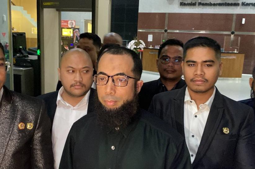 title Khalid Basalamah Kembalikan Uang terkait Kasus Kuota Haji ke KPK, Segini Jumlahnya Khalid Basalamah Kembalikan Uang terkait Kasus Kuota Haji ke KPK, Segini Jumlahnya