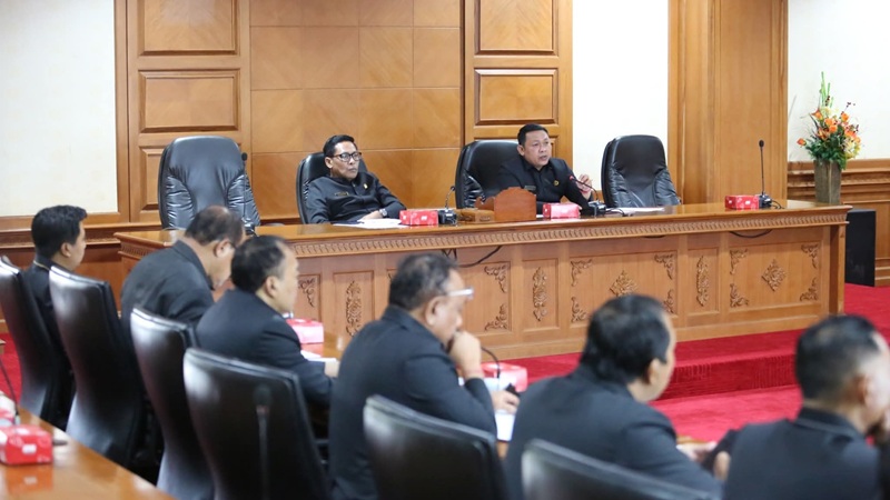 Raker Komisi I dan Komisi III DPRD Badung Bahas Penghapusan Piutang Retribusi IMB