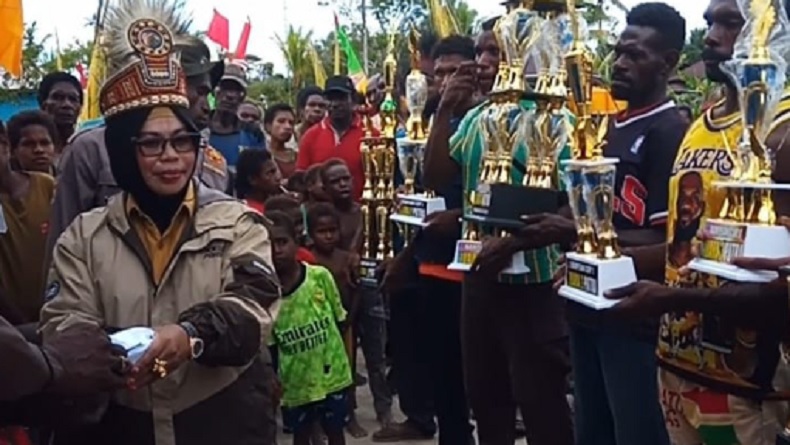 title Bangun Lapangan Multifungsi, Legislator Perindo Fasilitasi Warga Mimika Berkegiatan Olahraga Bangun Lapangan Multifungsi, Legislator Perindo Fasilitasi Warga Mimika Berkegiatan Olahraga