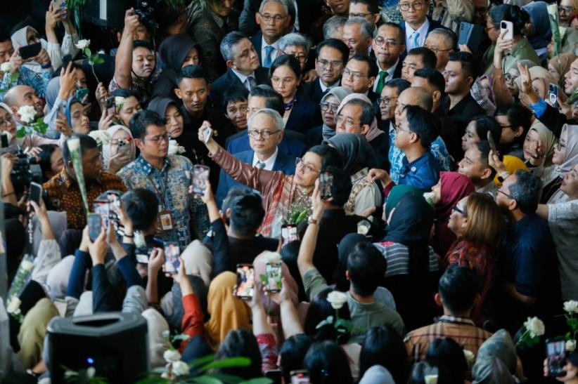 Momen Haru Perpisahan Sri Mulyani dengan Ribuan Pegawai Kementerian Keuangan - Bagian 3
