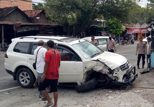 Kecelakaan Beruntun 2 Mobil dan 2 Motor di Bantul, Sejumlah Korban Terluka