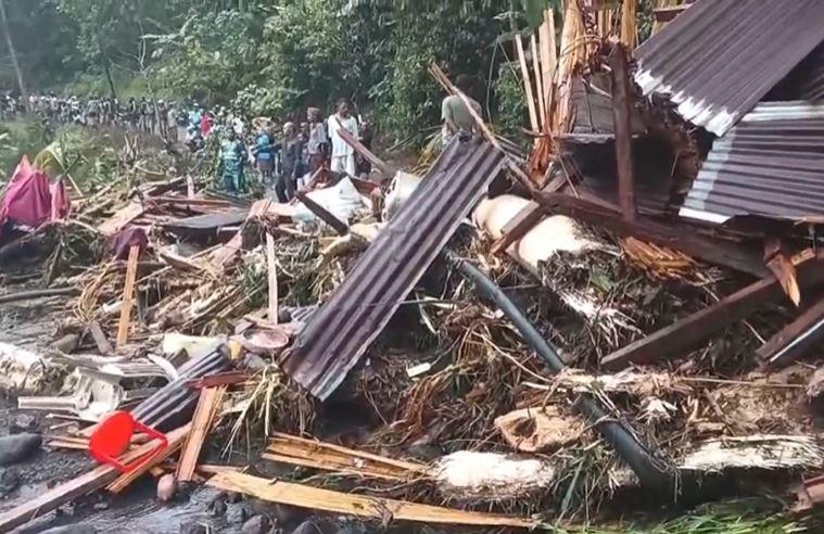 title Bantuan Banjir Bandang Nagekeo Disalurkan, Status Tanggap Darurat hingga 30 September Bantuan Banjir Bandang Nagekeo Disalurkan, Status Tanggap Darurat hingga 30 September
