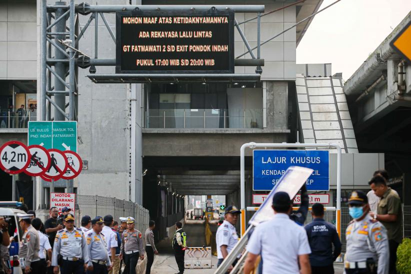 Jalan TB Simatupang Macet Parah, Rekayasa Lalu Lintas Akses Tol Gratis - Bagian 5