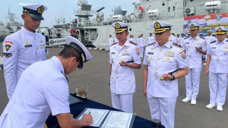 Sosok Mayor Laut Firman Cahyadi Komandan KRI Sutanto-377, Lulusan Terbaik Seskoal Rusia