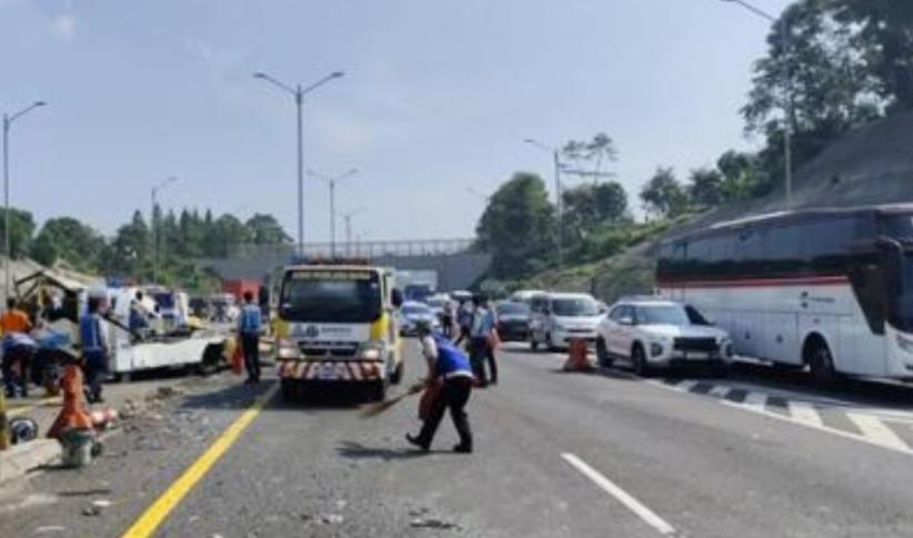 Kronologi Kecelakaan Beruntun 3 Kendaraan di Tol Cipularang Bandung