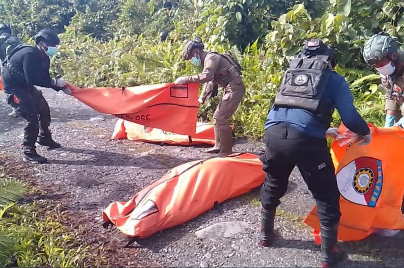 Satgas Damai Cartenz Evakuasi 2 Penambang Emas Korban Pembunuhan KKB di Yahukimo