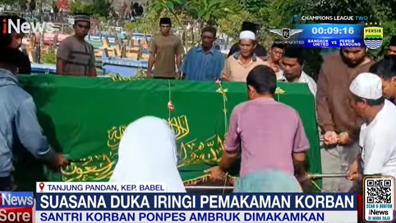 Suasana Duka Iringi Pemakaman Santri Korban Ambruknya Bangunan di Ponpes Al Khoziny