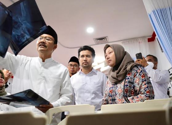 Dramatis! Gus Ipul Ikut Saksikan Evakuasi Haical dari Reruntuhan Ponpes Al Khoziny