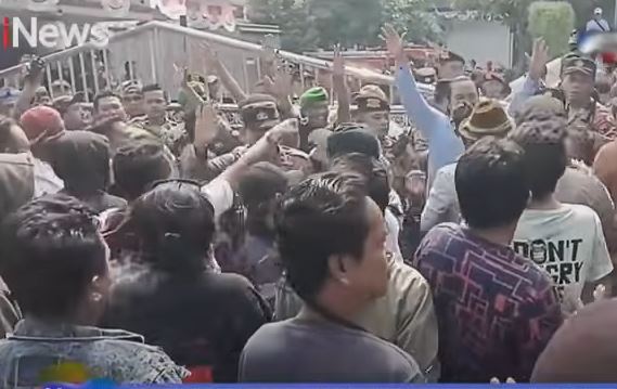 Sidang Hak Angket Bupati Pati Ricuh, Pendukung Sudewo Adu Jotos dengan Massa AMPB