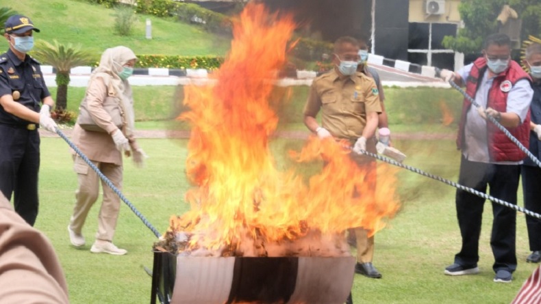 Polda Sumbar Musnahkan Barang Bukti Narkoba, 40 Kg Ganja hingga Ratusan Pil Ekstasi