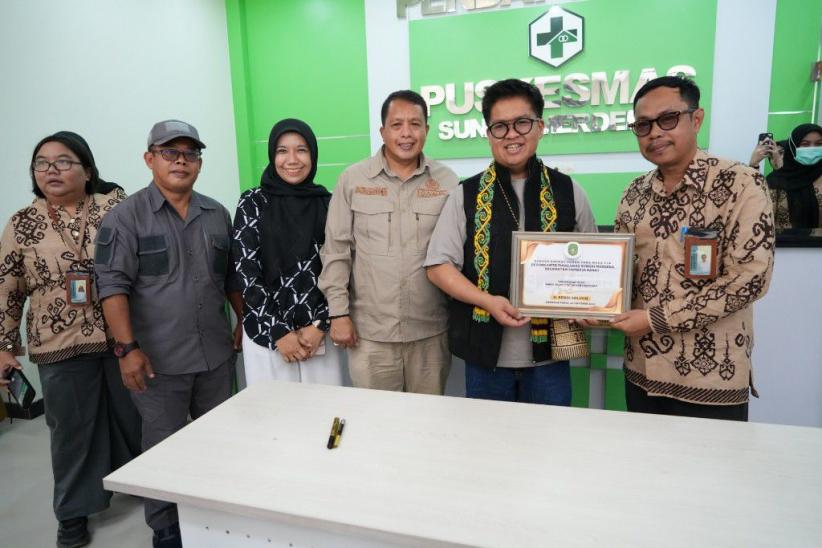 title Wabup Kukar Resmikan Puskesmas Sungai Merdeka dan Salurkan Bantuan di Samboja Barat Wabup Kukar Resmikan Puskesmas Sungai Merdeka dan Salurkan Bantuan di Samboja Barat