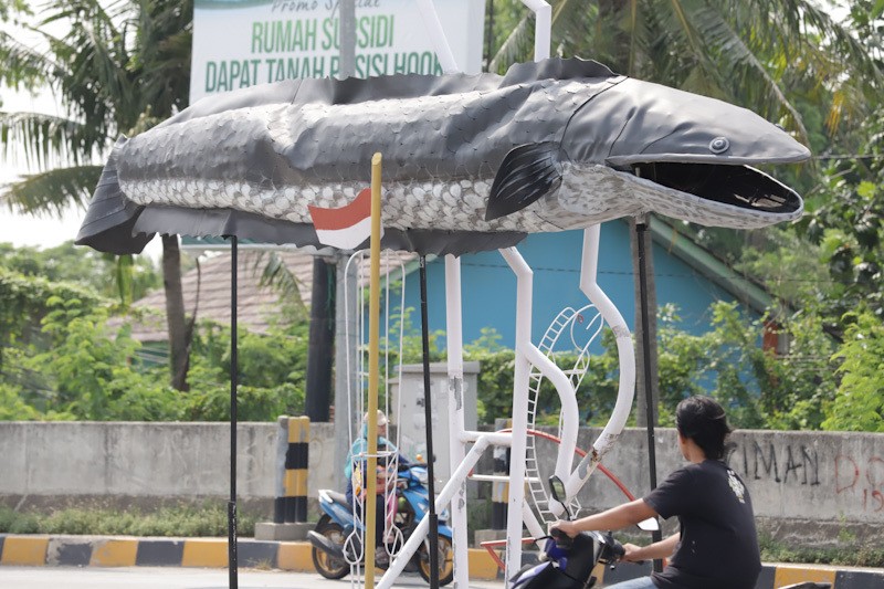 Penampakan Tugu Gabus di Tambun Bekasi yang Viral - Bagian 4