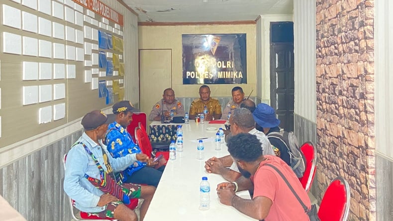 title Polres Mimika Mediasi 2 Kelompok Warga yang Bertikai Polres Mimika Mediasi 2 Kelompok Warga yang Bertikai