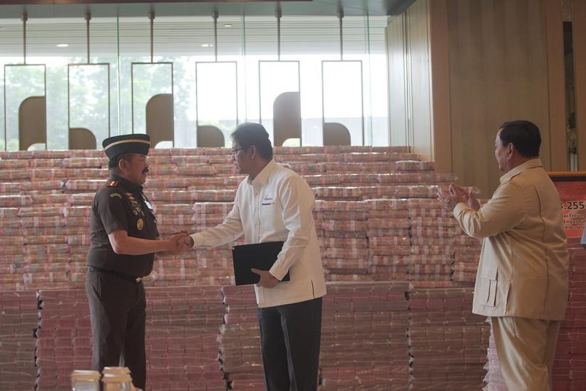Presiden Prabowo Saksikan Penyerahan Uang Korupsi CPO Rp13 T di Kejagung  - Bagian 2
