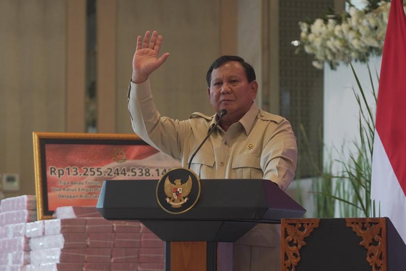 Presiden Prabowo Saksikan Penyerahan Uang Korupsi CPO Rp13 T di Kejagung  - Bagian 5