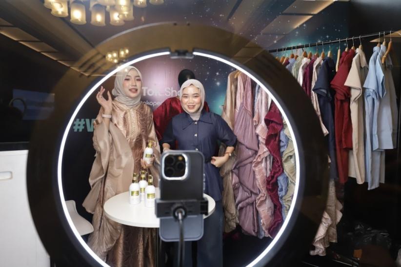 Potret UMKM Raup Untung dari Siaran LIVE - Bagian 1