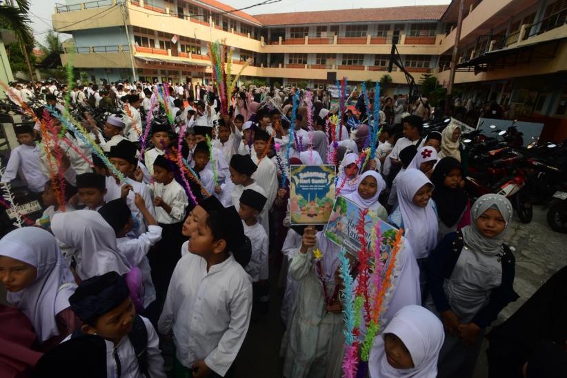 Doa Bersama dan Pawai Peringati Hari Santri Nasional - Bagian 1