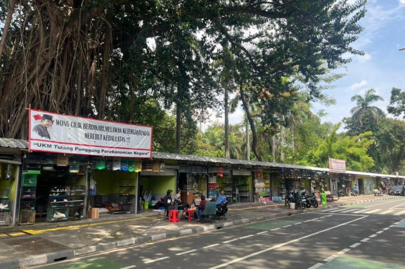 Dapat SP3, Pedagang Pasar Barito Masih Bertahan - Bagian 3