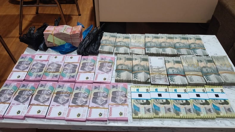 title Karyawan Mal di Mataram Bobol Brankas Perusahaan Rp358 Juta, Modus Disamarkan Uang Mainan Karyawan Mal di Mataram Bobol Brankas Perusahaan Rp358 Juta, Modus Disamarkan Uang Mainan
