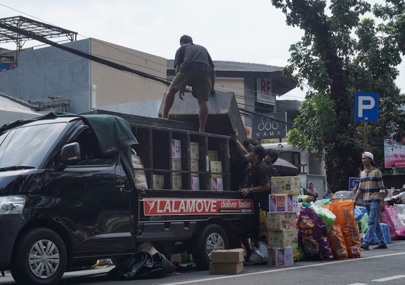 Penertiban Pasar Barito, Pedagang Dipindah ke Lenteng Agung - Bagian 3