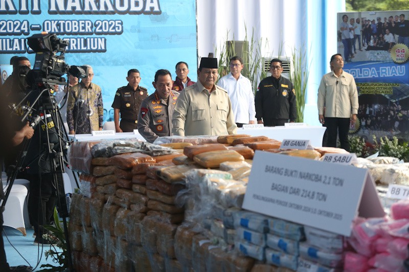Presiden Prabowo Saksikan Pemusnahan 214,8 Ton Narkoba - Bagian 3
