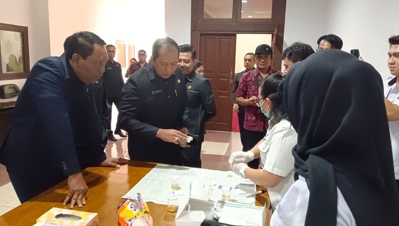 title Anggota DPRD Badung Tes Urine, Upaya Jaga Integritas dan Kapabilitas Anggota DPRD Badung Tes Urine, Upaya Jaga Integritas dan Kapabilitas