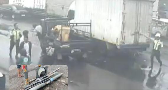 title Kecelakaan Beruntun Pikap Tabrak 3 Kendaraan di Pantura Cirebon, 3 Luka Berat Kecelakaan Beruntun Pikap Tabrak 3 Kendaraan di Pantura Cirebon, 3 Luka Berat