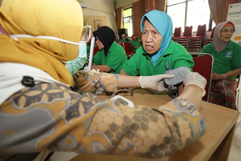 Potret Lansia Ikuti Cek Kesehatan Gratis - Bagian 5
