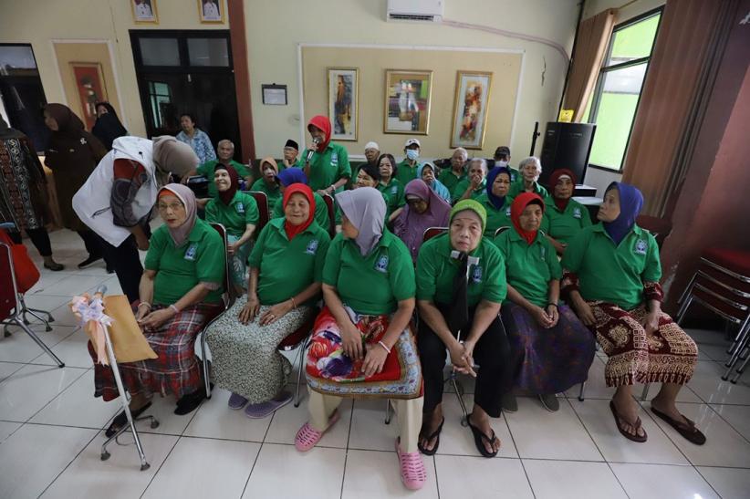 Potret Lansia Ikuti Cek Kesehatan Gratis - Bagian 6