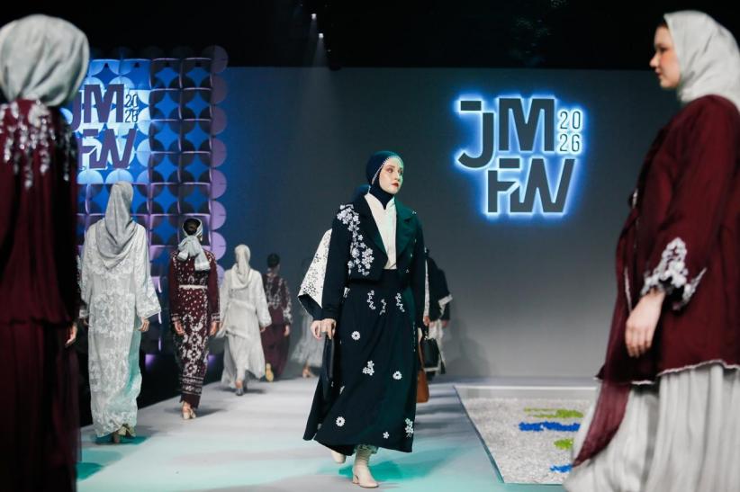 Ketika Menteri Perdagangan Budi Santoso Jadi Model pada Peragaan Busana JMFW - Bagian 4