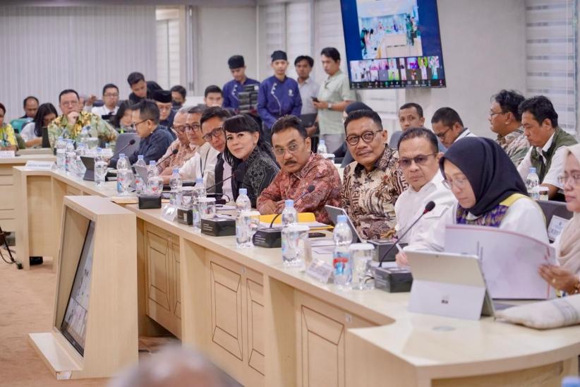 Rapat Dengar Pendapat Umum Bahas Penyelesaian Pengaduan Konflik Agraria - Bagian 3