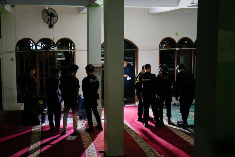 Polisi Olah TKP Ledakan di SMAN 72 Jakarta - Bagian 1