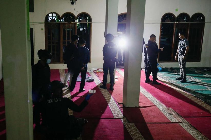 Polisi Olah TKP Ledakan di SMAN 72 Jakarta - Bagian 2