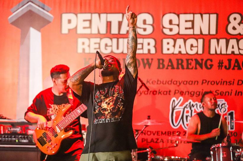 Grup Musik Cadas Hell Army Tampil Garang di Panggung Kongkow Bareng Jaga Jakarta - Bagian 5